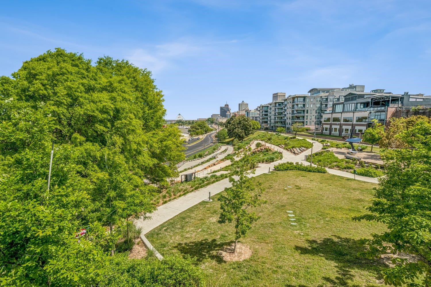 335 Riverbluff Place, Unit 2 Memphis, TN 38103 - Photo 21 of 21 a view of a city