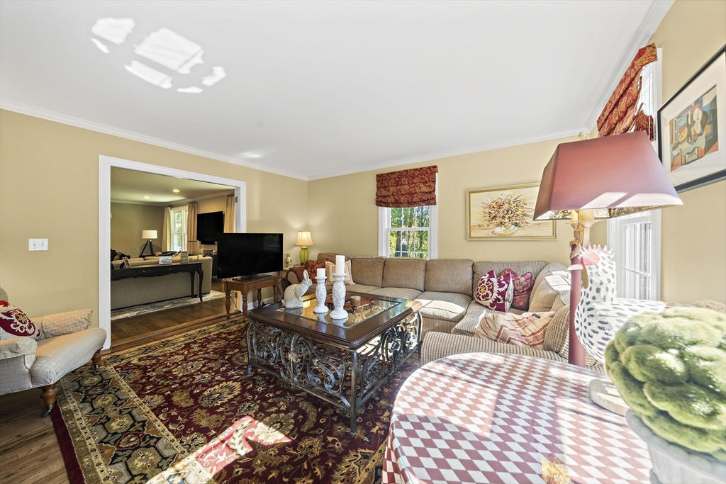 48 Lexington Circle Holden, MA 01520 - Photo 21 of 42 a living room with furniture and a rug