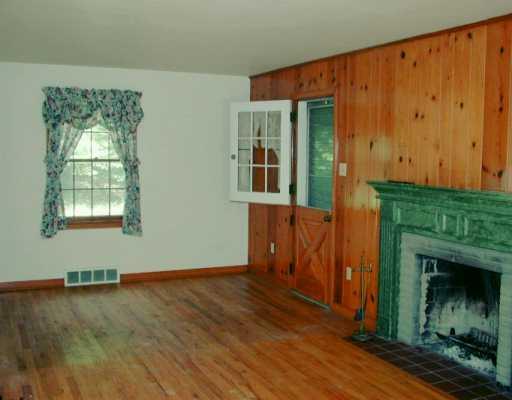 674 Bebout Road Venetia, PA 15367 - Photo 2 of 8 Gallery Image 2