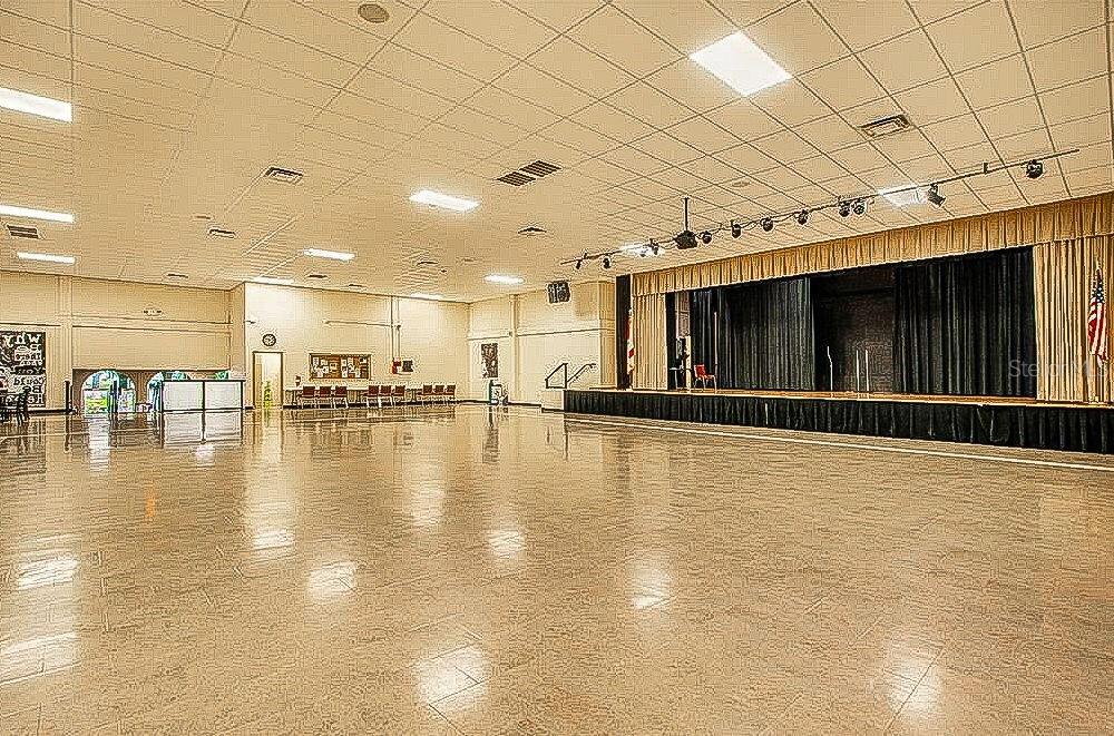 2461 Rhodesian Drive, Unit 19 Clearwater, FL 33763 - Photo 23 of 28 a view of a living room