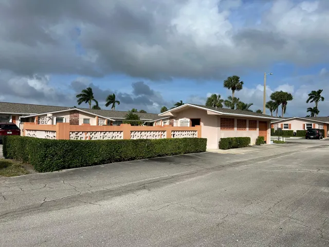 $1,425 | 2723 Dudley Drive West, Unit G, West Palm Beach, FL 33415