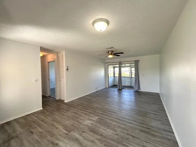 $1,425 | 2723 Dudley Drive West, Unit G, West Palm Beach, FL 33415