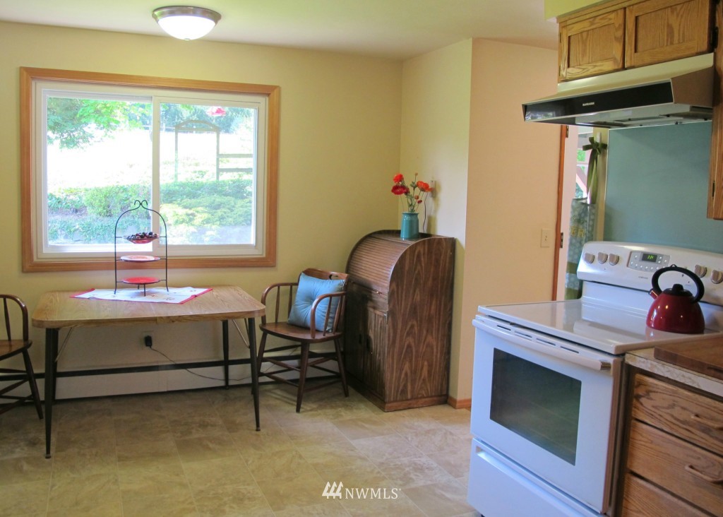 10530 Mullen Road Southeast Olympia, WA 98513 - Photo 6 of 15 Gallery Image 6