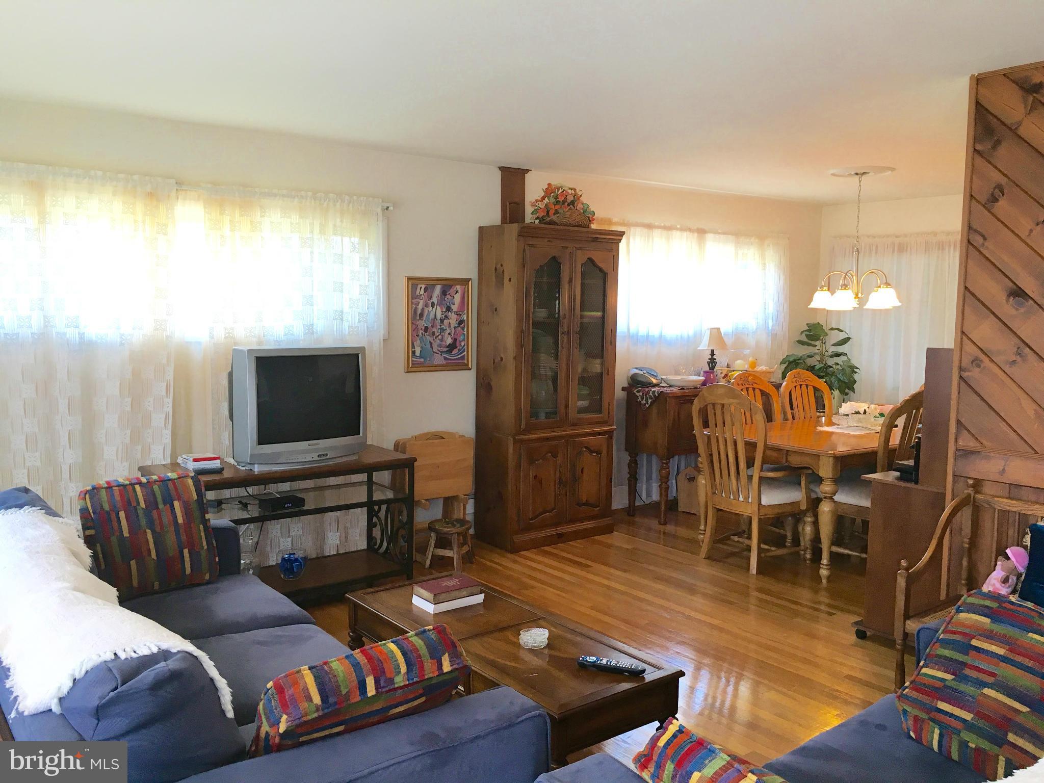 1012 Hallimont Road Catonsville, MD 21228 - Photo 3 of 21 Interior (General)