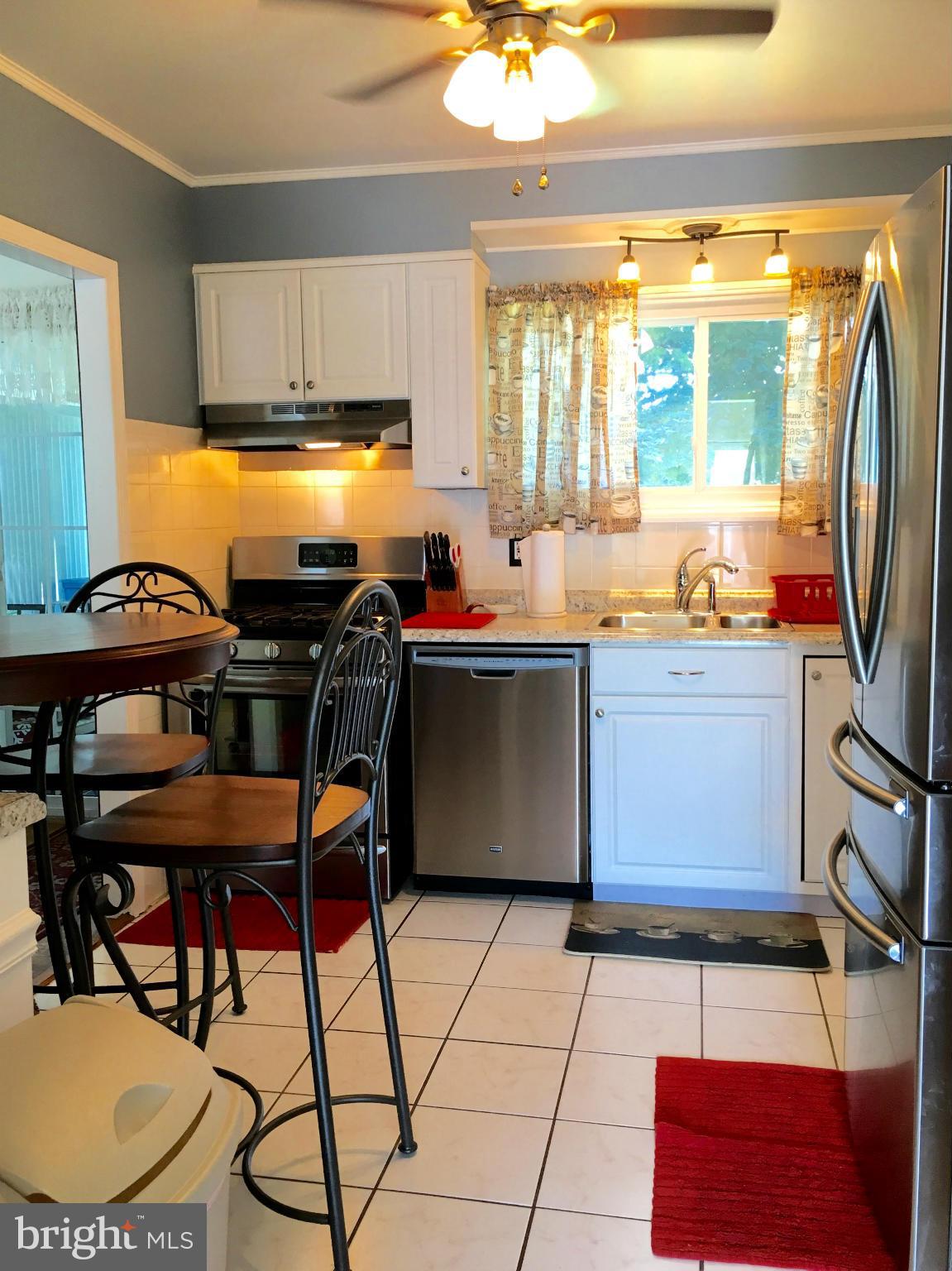1012 Hallimont Road Catonsville, MD 21228 - Photo 7 of 21 Kitchen