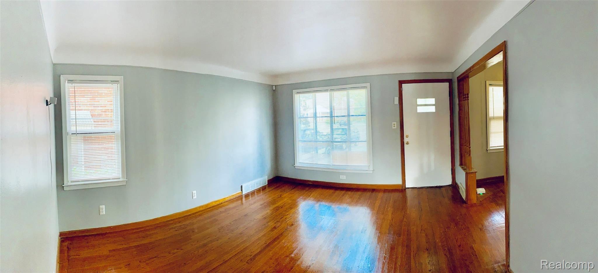 9041 Evergreen Road Detroit, MI 48228 - Photo 2 of 11 4525863F-8A04-45A6-813F-532861EB08B5.jpeg