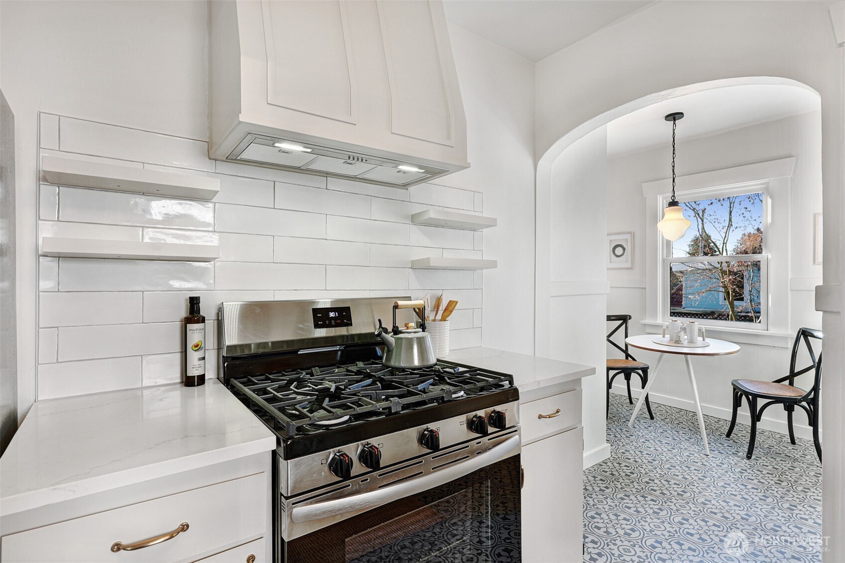 6727 6th Avenue Northwest Seattle, WA 98117 - Photo 11 of 34