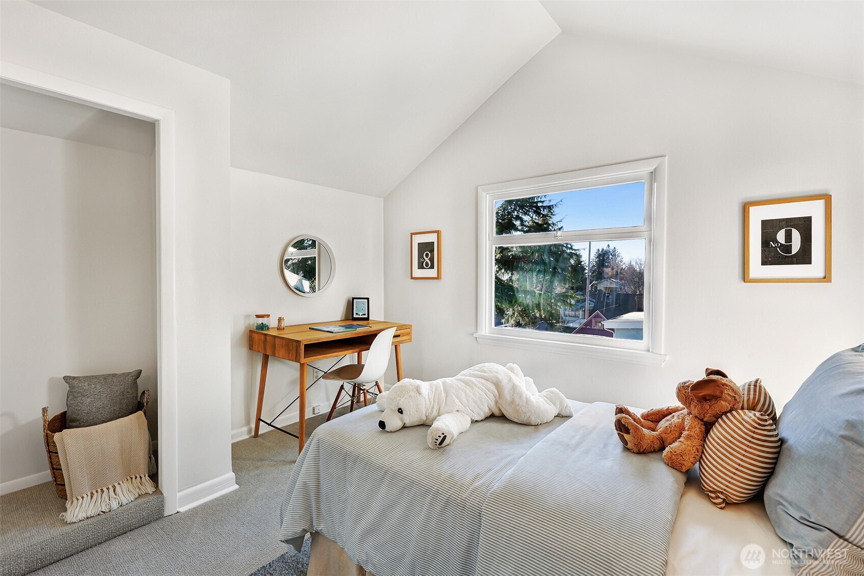 6727 6th Avenue Northwest Seattle, WA 98117 - Photo 21 of 34