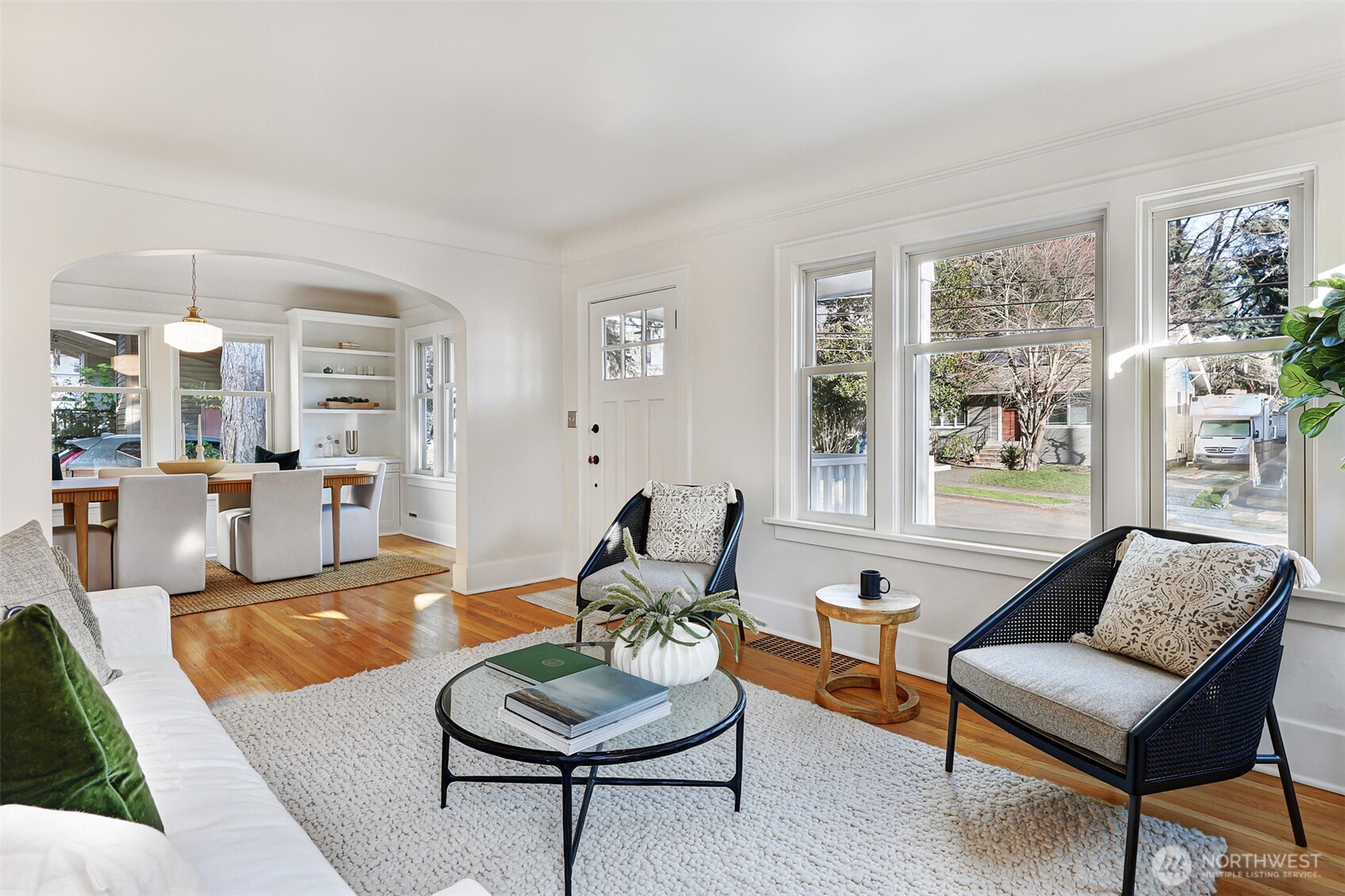 6727 6th Avenue Northwest Seattle, WA 98117 - Photo 4 of 34