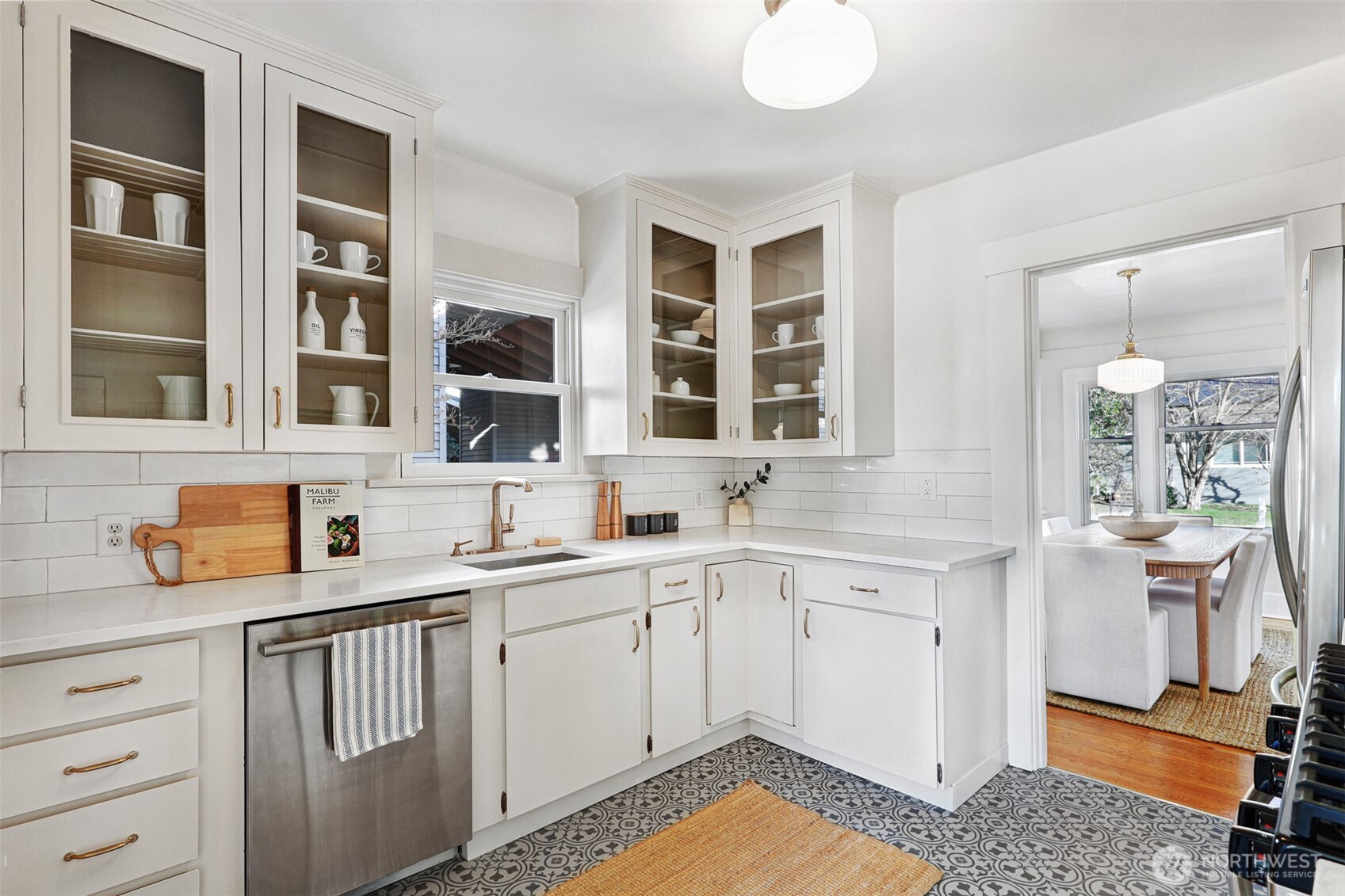 6727 6th Avenue Northwest Seattle, WA 98117 - Photo 9 of 34