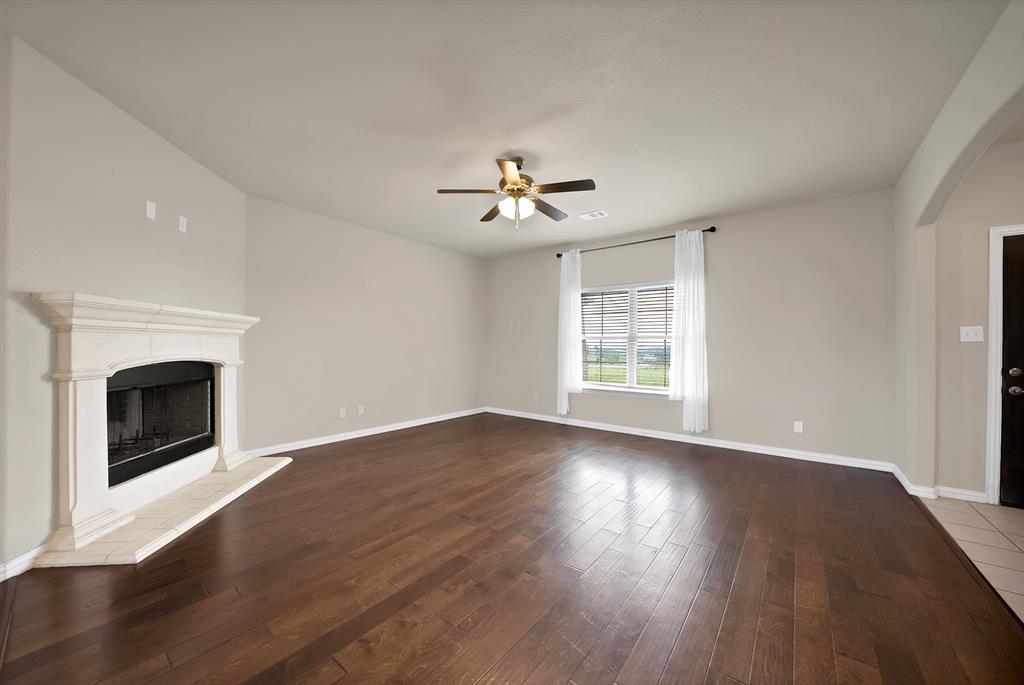 115 Springwood Ranch Loop Springtown, TX 76082 - Photo 6 of 25