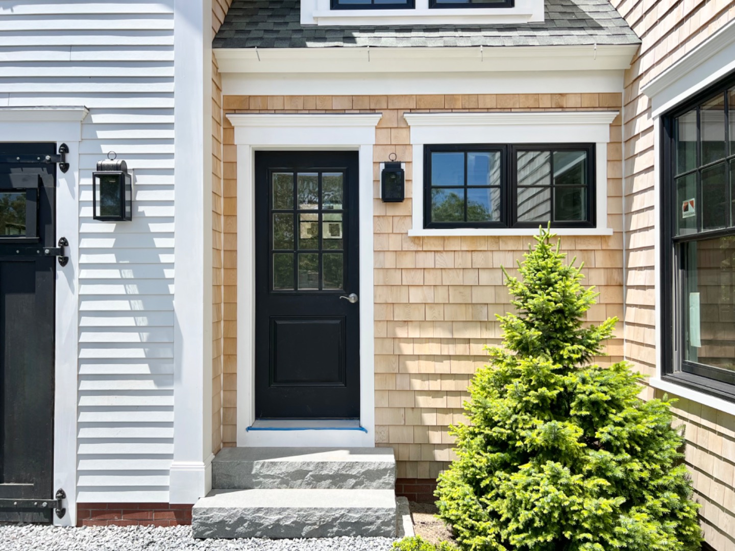 18 Bold Meadow Road Edgartown, MA 02539 - Photo 5 of 109 Breezeway Entrance