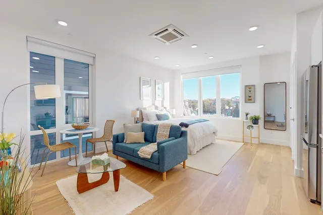 $3,000 | 38 Hichborn Street, Unit 402, Boston, MA 02135