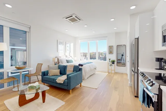 $3,000 | 38 Hichborn Street, Unit 402, Boston, MA 02135
