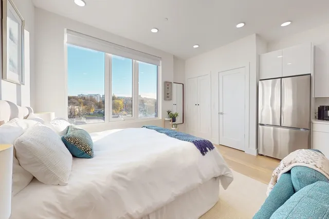 $3,000 | 38 Hichborn Street, Unit 402, Boston, MA 02135