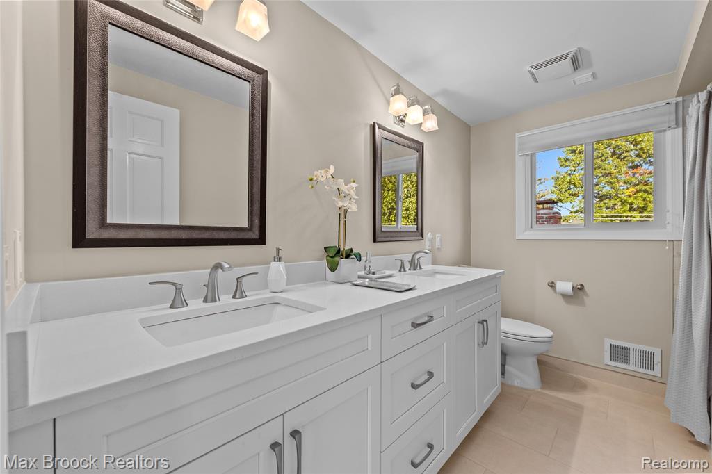 1766 Snowden Circle Rochester Hills, MI 48306 - Photo 23 of 37