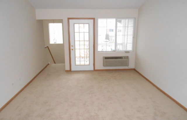 1582 McClure Road, Unit 1582 Aurora, IL 60505 - Photo 3 of 10