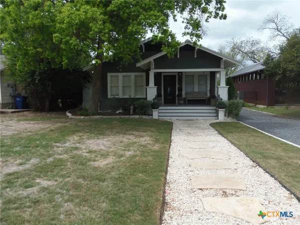 $550,000 | 1042 Cross Street, New Braunfels, TX 78130
