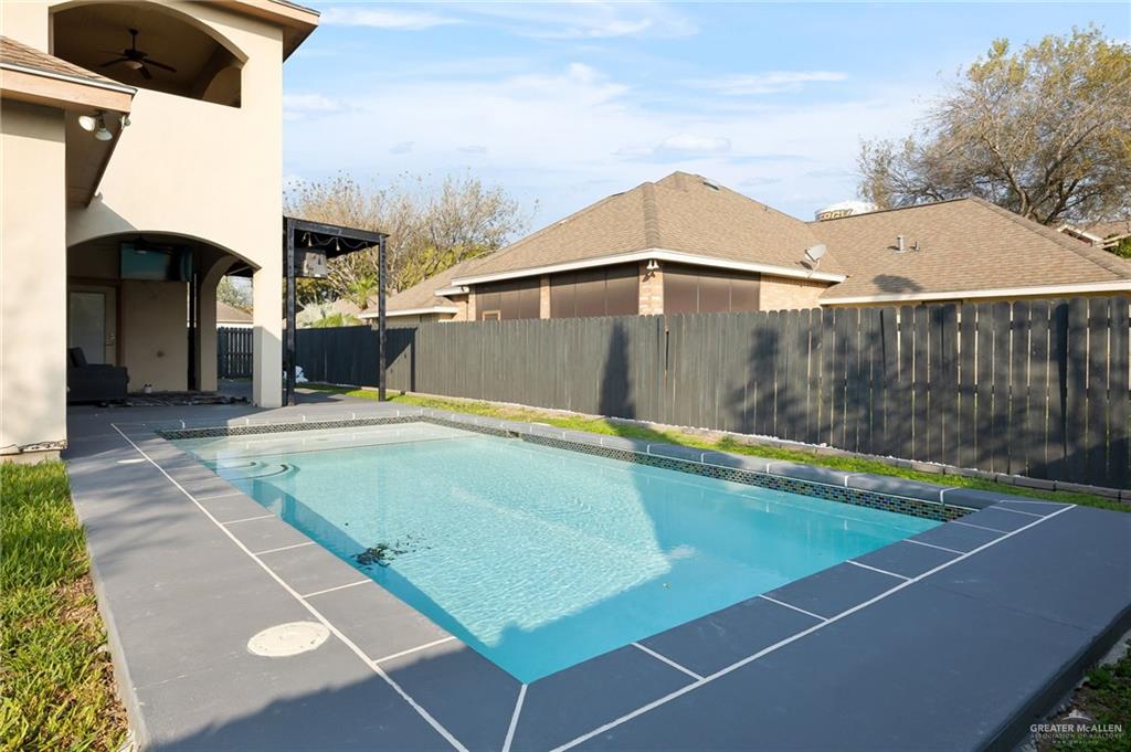 1014 Hill Country Road Edinburg, TX 78539 - Photo 23 of 31 a view of swimming pool