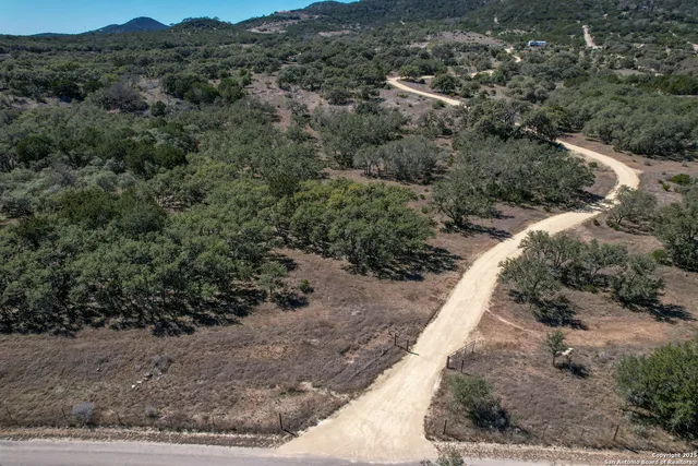 $599,000 | 3049 North Little Creek Road, Utopia, TX 78884