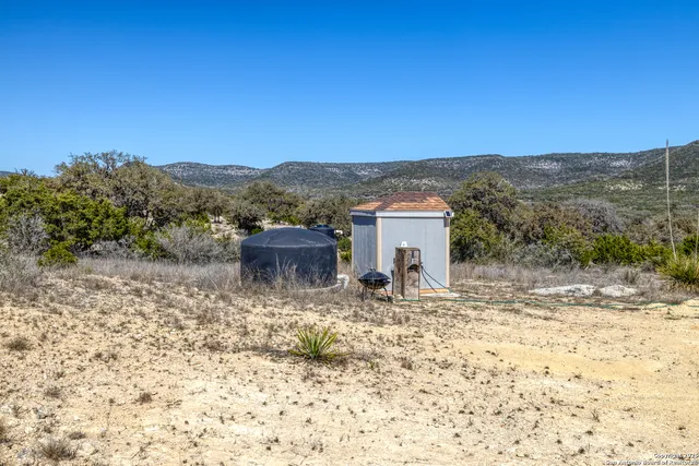 $599,000 | 3049 North Little Creek Road, Utopia, TX 78884