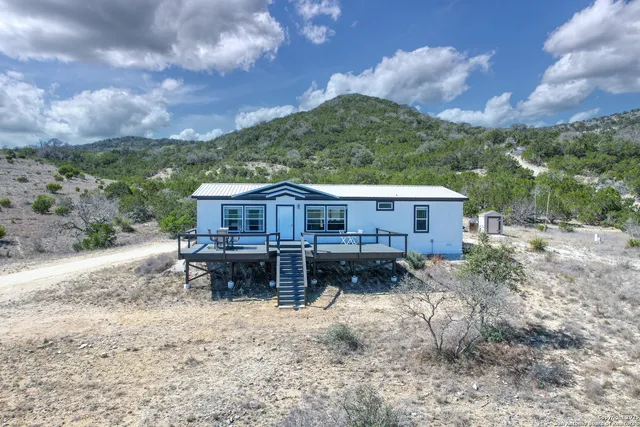 $599,000 | 3049 North Little Creek Road, Utopia, TX 78884