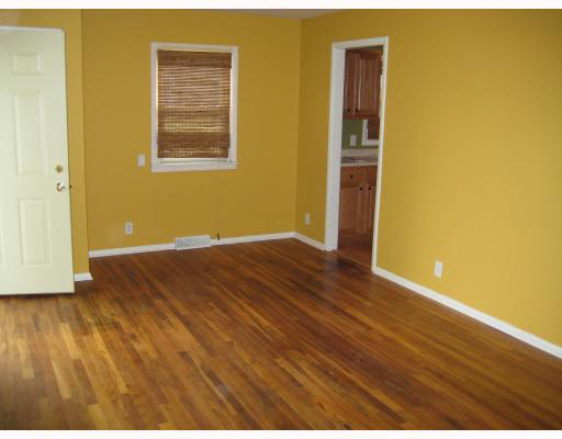 1632 Ryer Street South Bend, IN 46628 - Photo 2 of 8 Gallery Image 2