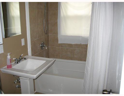 1632 Ryer Street South Bend, IN 46628 - Photo 5 of 8 Gallery Image 5
