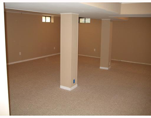 1632 Ryer Street South Bend, IN 46628 - Photo 6 of 8 Gallery Image 6