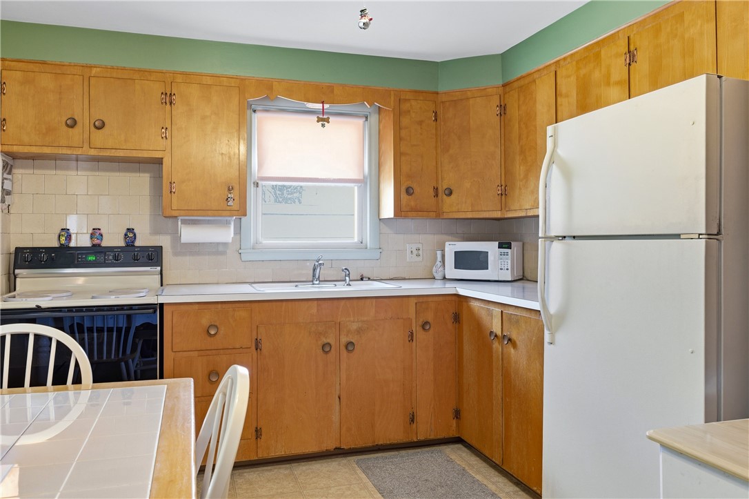 191 St Barnabe Street Woonsocket, RI 02895 - Photo 5 of 24