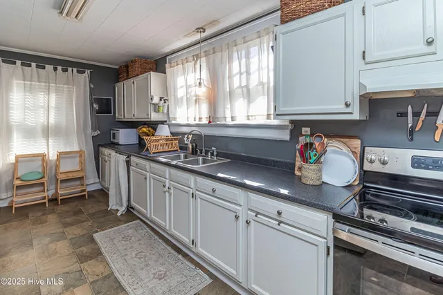 $289,900 | 1705 Kenan Street Northwest, Wilson, NC 27893