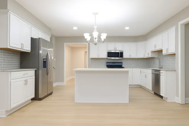 $489,000 | 8226 Bob O Link Road, Orland Park, IL 60462