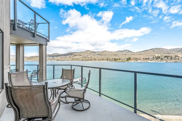 $1,500,000 | 103 North Park Street, Unit 432, Chelan, WA 98816