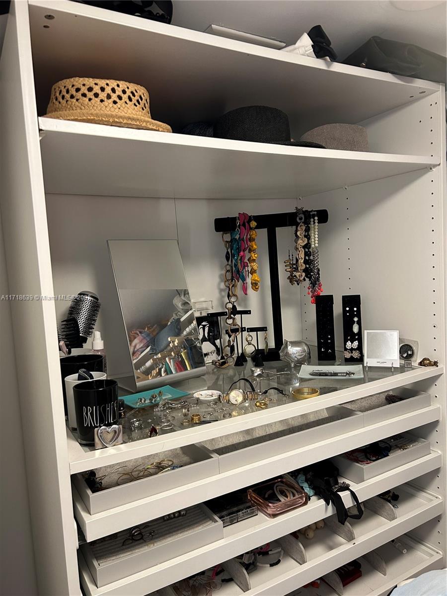 90 Alton Road, Unit 303 Miami Beach, FL 33139 - Photo 11 of 23