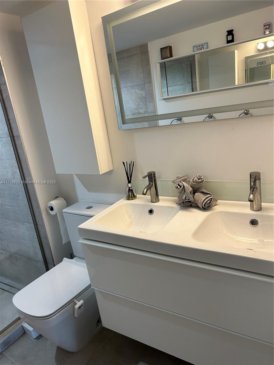 90 Alton Road, Unit 303 Miami Beach, FL 33139 - Photo 8 of 23