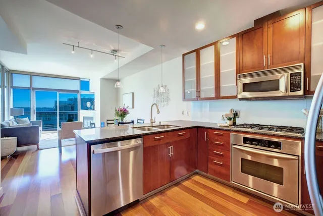 $590,000 | 2033 2nd Avenue, Unit 2010, Seattle, WA 98121