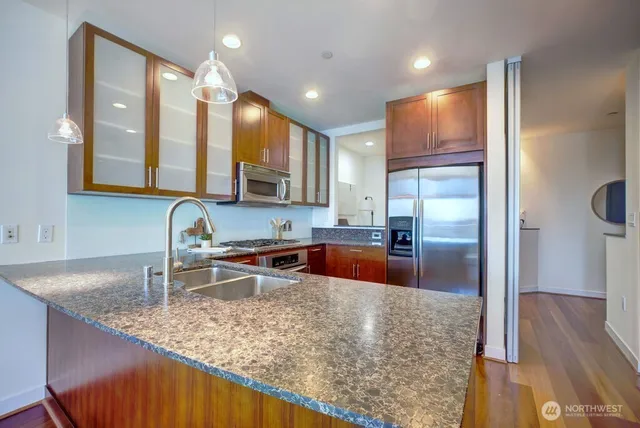 $590,000 | 2033 2nd Avenue, Unit 2010, Seattle, WA 98121