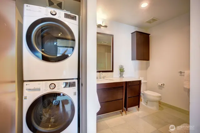 $590,000 | 2033 2nd Avenue, Unit 2010, Seattle, WA 98121