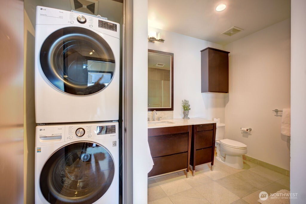 2033 2nd Avenue, Unit 2010 Seattle, WA 98121 - Photo 15 of 30