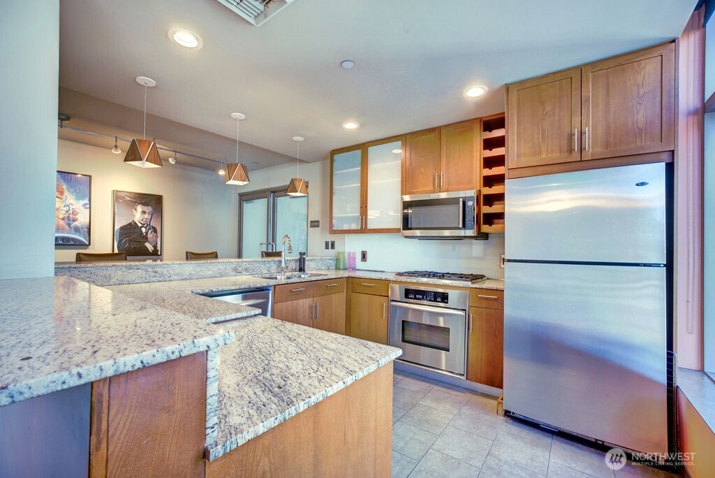 2033 2nd Avenue, Unit 2010 Seattle, WA 98121 - Photo 19 of 30