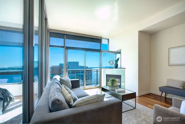 $590,000 | 2033 2nd Avenue, Unit 2010, Seattle, WA 98121