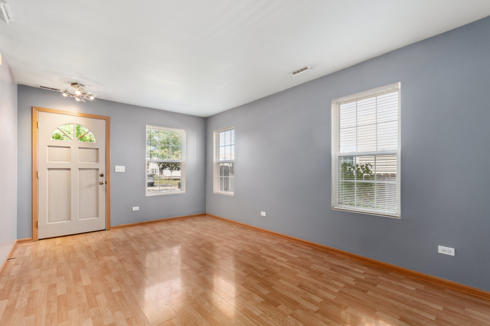 237 Williamsburg Court, Unit 237 Romeoville, IL 60446 - Photo 3 of 15 Gallery Image 3