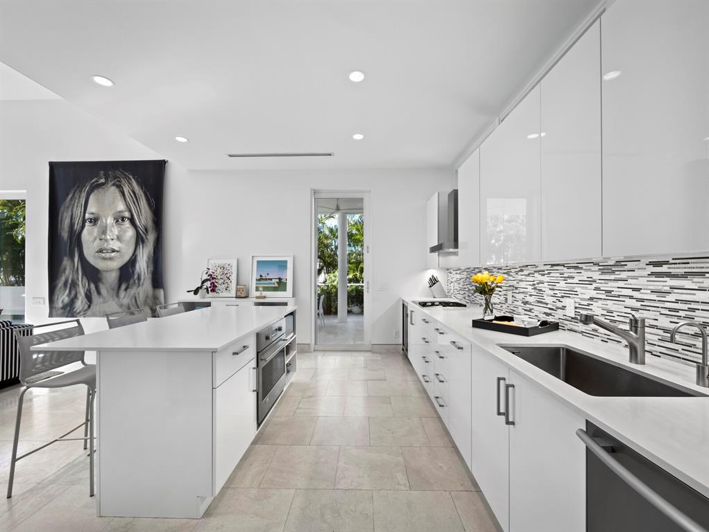 1235 Center Place Sarasota, FL 34236 - Photo 12 of 56