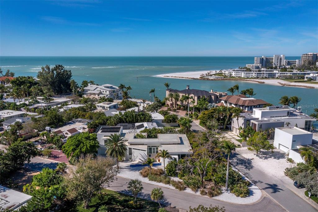 1235 Center Place Sarasota, FL 34236 - Photo 3 of 56