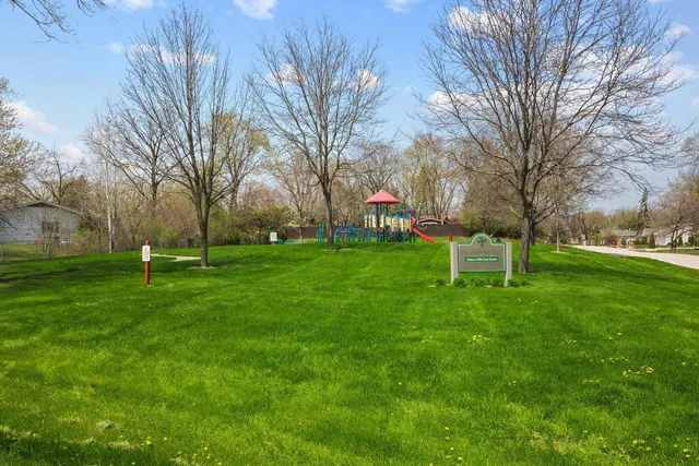 $1,900 | 8440 West 95th Street, Unit 6, Hickory Hills, IL 60457