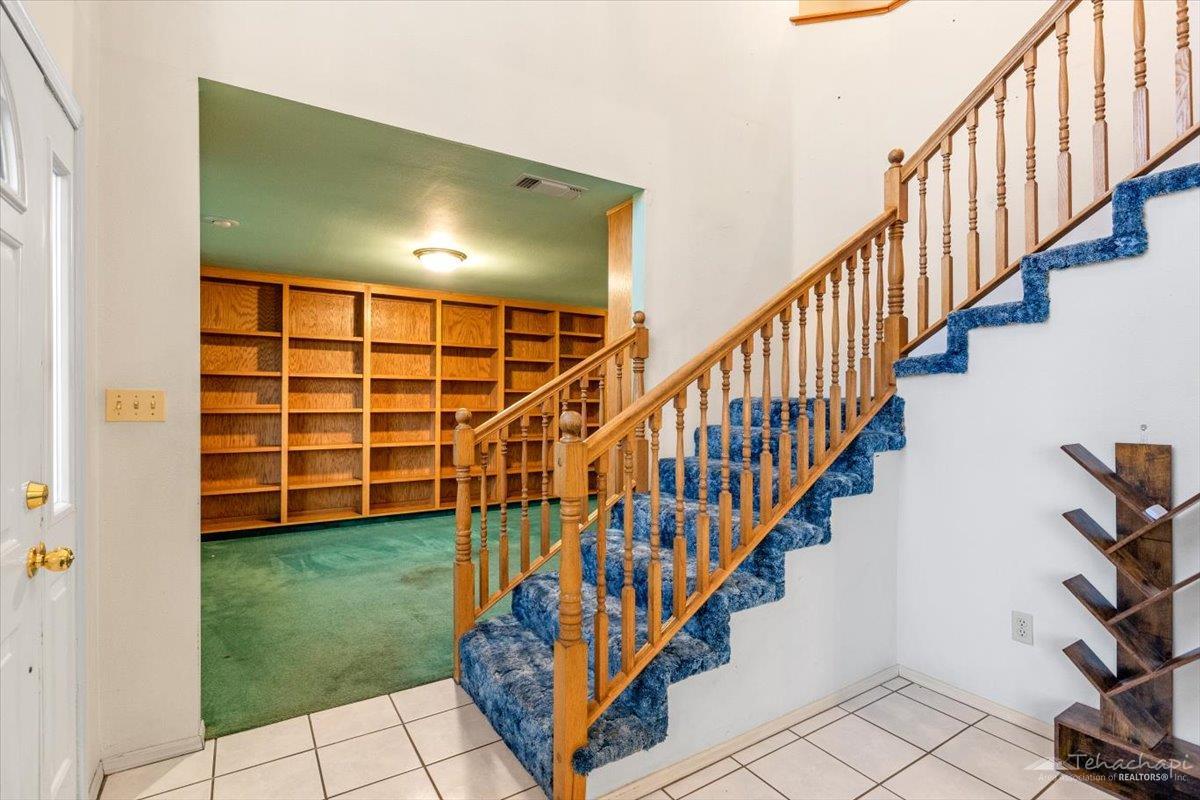 24700 Woodford-Tehachapi Road Tehachapi, CA 93561 - Photo 4 of 21 Gallery Image 4