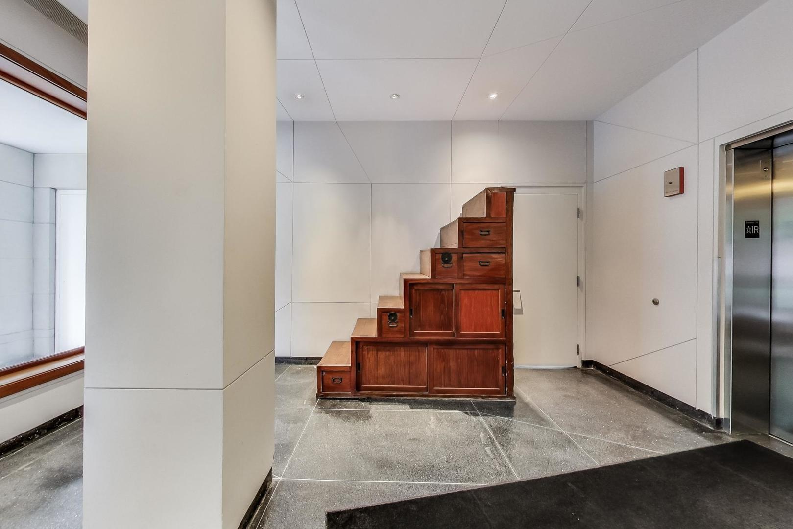 939 West Madison Street, Unit 504 Chicago, IL 60607 - Photo 8 of 27 Gallery Image 8