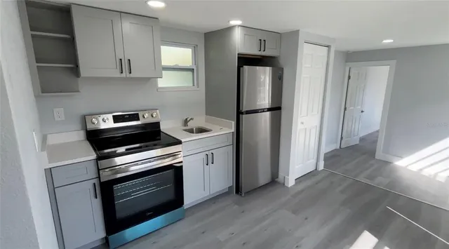 $1,400 | 2105 North Allendale Avenue, Unit A, Sarasota, FL 34234