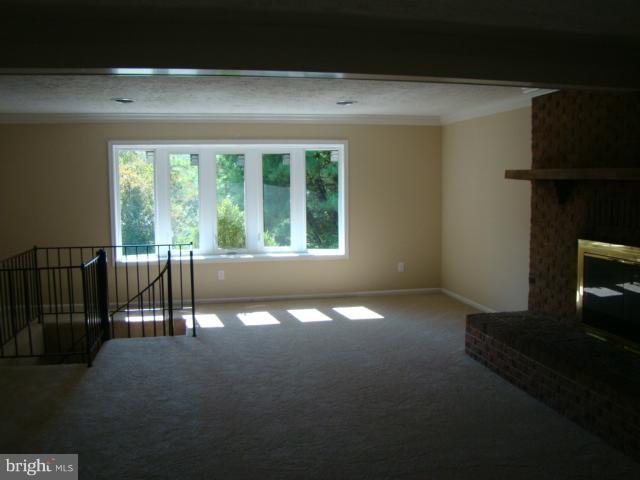 920 Monkton Road Monkton, MD 21111 - Photo 4 of 21 Living Room
