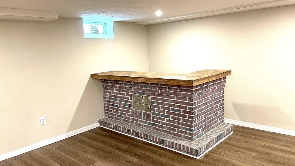 9 Dixfield Road Worcester, MA 01606 - Photo 17 of 23 Gallery Image 17